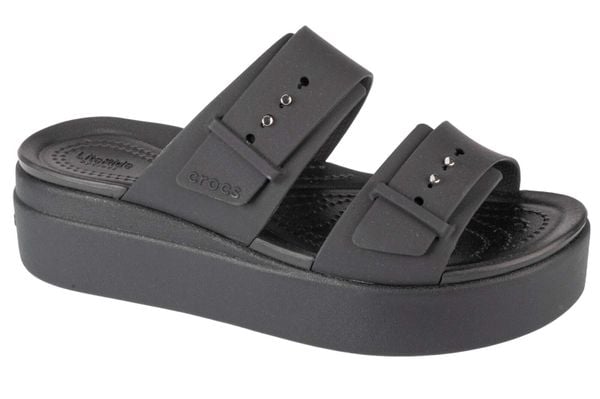 Sandały CROCS BROOKLYN W Czarny. Czarne sandały damskie Crocs, bez wzorów, z materiału, bez obcasa, bez zapięcia. Za 240.35 zł.