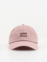 Czapka z daszkiem - brudny róż. Czerwone czapki z daszkiem damskie Reserved, bez wzorów. Za 59.99 zł.