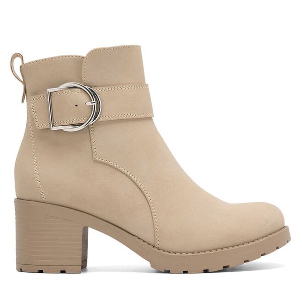 Botki Clara Barson. Brązowe botki damskie Clara Barson, bez obcasa, na słupku, bez zapięcia. Za 159.99 zł.