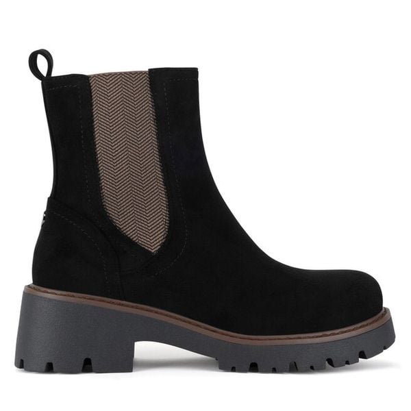 Botki Clara Barson. Czarne botki damskie Clara Barson, bez obcasa, na płaskiej podeszwie, bez zapięcia. Za 149.99 zł.