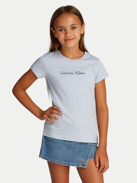 Calvin Klein Jeans T-Shirt Script Logo IG0IG02857 Błękitny Slim Fit. Niebieskie koszulki i t-shirty dziewczęce Calvin Klein Jeans, bez wzorów, z bawełny, bez kołnierzyka, bez ramiączek. Za 59.99 zł.