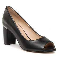 Półbuty Lasocki. Czarne czółenka damskie Lasocki, bez wzorów, bez obcasa, na obcasie. Za 249.99 zł.