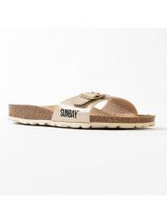 Sunbay Klapki "Jasmin" w kolorze złotym rozmiar: 37. Żółte klapki damskie Sunbay, bez wzorów, ze skóry, z otwartym noskiem, bez obcasa, bez zapięcia. Za 133.91 zł.