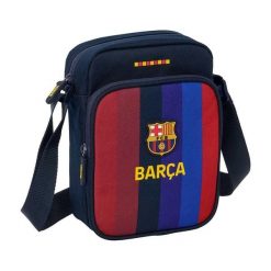 Praktyczna torba boczna FC Barcelona 2026-27. Torby sportowe safta, bez wzorów, z materiału. Za 129.85 zł.