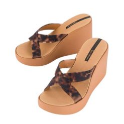 Modne Sandały Damskie Na Wysokim Klinie. Brązowe sandały damskie Ipanema, bez wzorów, z gumy, z otwartym noskiem, bez obcasa, bez zapięcia. Za 129.00 zł.