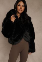 Czarna Kurtka Futro z Nieodpinanym Kapturem Zetera. Czarne kurtki damskie Renee, l, bez wzorów, z futra. Za 259.99 zł.
