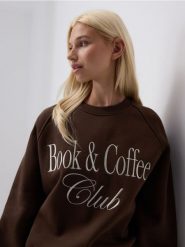 Bawełniana bluza z haftem - ciemnobrązowy. Brązowe bluzy damskie Reserved, l, bez wzorów, z bawełny, bez kaptura. W wyprzedaży za 69.99 zł.