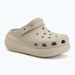 Klapki Crocs Classic Crush Clog. Szare klapki damskie Crocs, bez wzorów, bez obcasa, bez zapięcia. Za 305.85 zł.