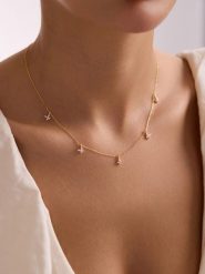 Lodie Silver Pozłacany naszyjnik z elementami ozdobnymi - dł. 42 cm rozmiar: onesize. Szare naszyjniki damskie Lodie Silver, z akwamarynem, pozłacane. Za 113.99 zł.