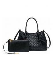 SUVRAI Torebka w kolorze czarnym - 30 x 18 x 10 cm rozmiar: onesize. Czarne torebki klasyczne damskie SUVRAI, z materiału, przez ramię, bez dodatków. Za 130.99 zł.