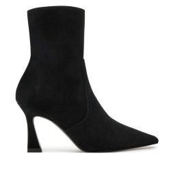 Botki Stuart Weitzman. Czarne botki damskie Stuart Weitzman, bez obcasa, na słupku, bez zapięcia. Za 2,449.00 zł.