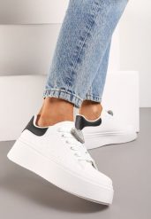Biało-Czarne Wiązane Casualowe Sneakersy na Platformie z Cyrkoniami i Metalową Aplikacją Illita. Białe obuwie sportowe damskie Renee, z materiału, bez zapięcia. Za 89.99 zł.