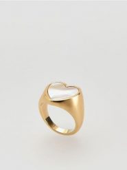 Pierścionek z masą perłową - biały. Białe pierścionki damskie Reserved, z perłą. Za 39.99 zł.