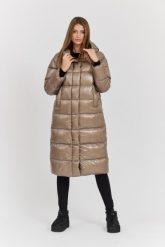 HETREGO Beżowy damski płaszcz puchowy Tara Woman Oversized Quilted Coat. Brązowe płaszcze damskie HETREGO, bez wzorów, z materiału, bez kaptura. W wyprzedaży za 1,139.99 zł.