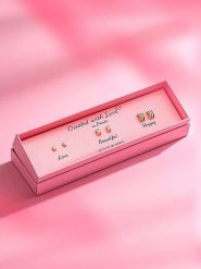 Created with Love 3-częściowy zestaw kolczyków-wkrętek "Snow" z cyrkoniami rozmiar: onesize. Czarne kolczyki damskie Created with Love, z cyrkonią, z mosiądzu. Za 56.99 zł.