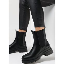 Czarne Botki Semenope. Czarne botki damskie Born2be, za kostkę, bez obcasa, na płaskiej podeszwie, bez zapięcia. Za 109.99 zł.
