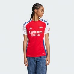 Koszulka Arsenal 24/25 Home. Białe bluzki damskie Adidas, s, bez wzorów, z materiału, bez kołnierzyka, bez ramiączek. W wyprzedaży za 314.30 zł.