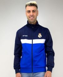 Bluza sportowa rozpinana na zamek błyskawiczny legendarnego klubu Madridista. Bluzy damskie REAL MADRID, s, bez wzorów, z elastanu, bez kaptura. Za 221.97 zł.
