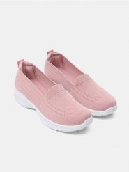Trampki - różowy. Czerwone trampki damskie Sinsay, bez wzorów, bez zapięcia. Za 59.99 zł.