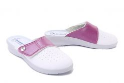 INBLU 50-33V 067 azalea, klapki damskie. Białe klapki damskie Inblu, bez wzorów, bez obcasa, na koturnie, bez zapięcia. Za 55.99 zł.