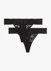 Stringi tanga z koronki (2 pary). Czarne stringi bonprix, bez wzorów, z koronki. Za 52.99 zł.