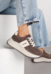 Brązowe Zamszowe Sneakersy na Grubej Podeszwie z Metalicznym Napisem Latisea. Brązowe obuwie sportowe damskie Born2be, z jeansu, bez zapięcia. Za 199.99 zł.