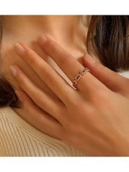 DI GIORGIO Pozłacany pierścionek z cyrkoniami rozmiar: 50. Czerwone pierścionki damskie DI GIORGIO, z cyrkonią, pozłacane. Za 65.99 zł.