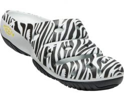 Klapki damskie Keen Yogui W Arts Atms Zebra Star Mix. Czarne klapki damskie 909, bez wzorów, z gumy, bez obcasa, bez zapięcia. Za 288.99 zł.
