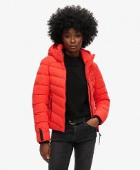 Kurtka pikowana z kapturem z mikrofibry SUPERDRY. Czarne kurtki damskie Superdry, xs, bez wzorów, z mikrofibry, z kapturem. Za 403.05 zł.