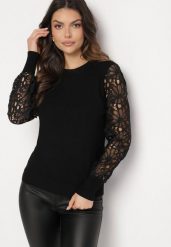 Czarny Sweter z Bawełną i Koronkowymi Rękawami Tifini. Czarne swetry klasyczne damskie Born2be, z bawełny, bez kołnierzyka. Za 74.99 zł.