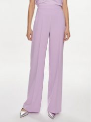 Patrizia Pepe Spodnie materiałowe 2P1603/A049-M495 Fioletowy Regular Fit. Fioletowe spodnie materiałowe damskie Patrizia Pepe, bez wzorów, z materiału. Za 569.99 zł.
