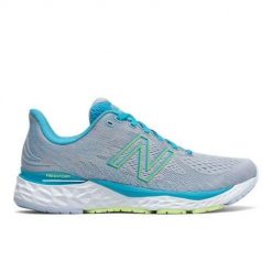 Buty do biegania damskie New Balance 880. Niebieskie obuwie sportowe damskie New Balance, z materiału, bez zapięcia, do biegania. Za 444.00 zł.