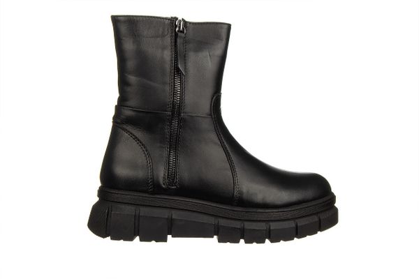 Botki Bayla-161 188 2105 01 Black 161640, Czarny, Skóra naturalna - 38. Czarne botki damskie Bayla, na zimę, z gumy, eleganckie, z okrągłym noskiem, za kostkę, bez obcasa, bez zapięcia. W wyprzedaży za 269.10 zł.