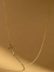 OR ÉCLAT Naszyjnik "Petite croix" z elementem ozdobnym - dł. 42 cm rozmiar: onesize. Żółte naszyjniki damskie Or Éclat, złote. Za 1,261.99 zł.