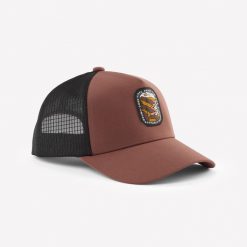 Czapka turystyczna z daszkiem Trucker 500. Brązowe czapki z daszkiem damskie FORCLAZ, bez wzorów, z elastanu. Za 69.99 zł.