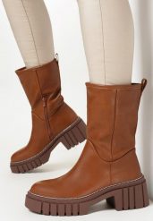 Brązowe Botki na Grubej Podeszwie Crowder. Brązowe botki damskie Born2be, bez obcasa, na płaskiej podeszwie, bez zapięcia. Za 159.99 zł.