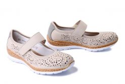 RIEKER N4299-60 beige, półbuty damskie. Brązowe półbuty damskie Rieker, na lato, bez wzorów, bez obcasa, bez zapięcia. Za 263.92 zł.