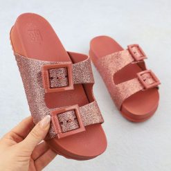 Klapki damskie z klamrami plażowe basenowe Zaxy RR285025. Klapki damskie Zaxy, bez wzorów, z gumy, bez obcasa, bez zapięcia. Za 161.99 zł.