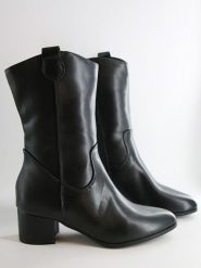 Bellucci Botki w kolorze czarnym rozmiar: 40. Czarne botki damskie Bellucci, eleganckie, bez obcasa, bez zapięcia. Za 167.45 zł.