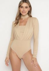 Ciemnobeżowe Body z Wiskozą Ozdobione Marszczeniem i Zakładką Lianatta. Brązowe body i gorsety Born2be, bez wzorów, z wiskozy. Za 89.99 zł.