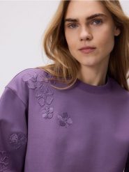 Bluza z ozdobnym haftem - wielobarwny. Bluzy damskie Reserved, l, bez wzorów, z dzianiny, bez kaptura. W wyprzedaży za 79.99 zł.
