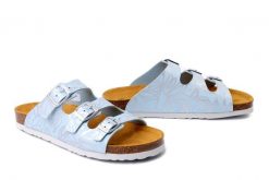 DR. BRINKMANN 700784-55 hellblau, klapki damskie. Niebieskie klapki damskie Dr. Brinkmann, bez wzorów, bez obcasa, bez zapięcia. Za 148.67 zł.