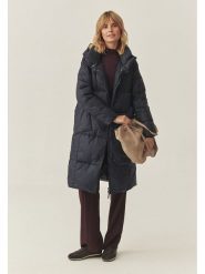 TATUUM Płaszcz zimowy w kolorze granatowym rozmiar: 42. Niebieskie płaszcze damskie TATUUM, na zimę, bez wzorów, z puchu, bez kaptura. Za 425.64 zł.