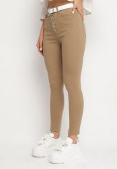 Ciemnobeżowe Spodnie Skinny Kyllienne. Brązowe rurki damskie Born2be, na wiosnę, bez wzorów, z jeansu, z podwyższonym stanem. Za 64.99 zł.