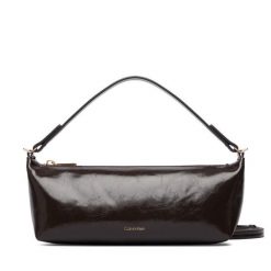 Torebka Calvin Klein. Brązowe torebki klasyczne damskie Calvin Klein, bez dodatków. Za 449.99 zł.
