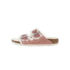 Klapki Birkenstock Arizona Suede Leather Shearling Pink Clay narrow (1023258). Białe klapki damskie Birkenstock, bez wzorów, z materiału, bez obcasa, bez zapięcia. Za 569.00 zł.