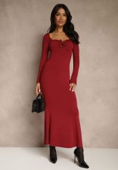 Bordowa Sukienka Koktajlowa z Wiskozą Ozdobiona Metaliczną Aplikacją Refane. Czerwone sukienki damskie Renee, z aplikacjami, z wiskozy, wizytowe, bez ramiączek. Za 139.99 zł.