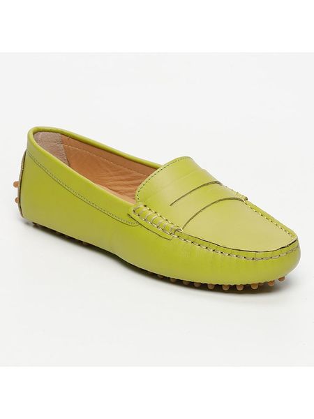 CHARLES & SMITH Skórzane mokasyny "Thandie" w kolorze zielonym rozmiar: 37. Zielone mokasyny damskie CHARLES & SMITH, bez obcasa. Za 145.26 zł.