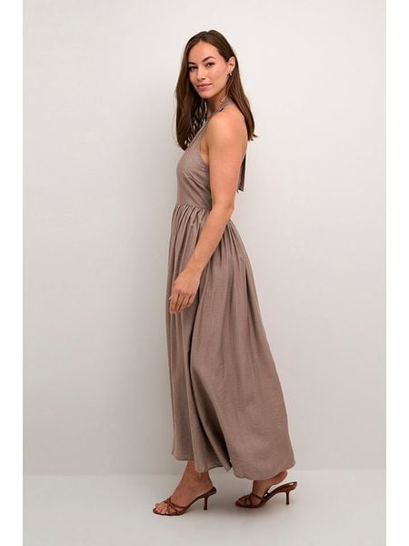 CULTURE Sukienka w kolorze jasnobrązowym rozmiar: M. Brązowe sukienki damskie Culture, bez wzorów, bez ramiączek. Za 153.71 zł.