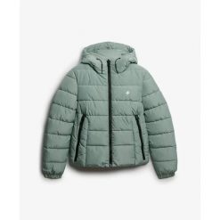 Damska kurtka puchowa Superdry Spirit. Zielone kurtki damskie Superdry, bez wzorów, z puchu, z kapturem. W wyprzedaży za 507.15 zł.